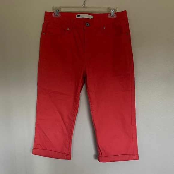 Women's coral Levi’s capris Jeans - Picture 1 of 3